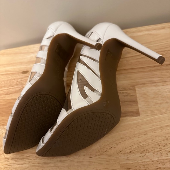 Jessica Simpson White Cut Out Heels with Clear Accents - Picture 6 of 6